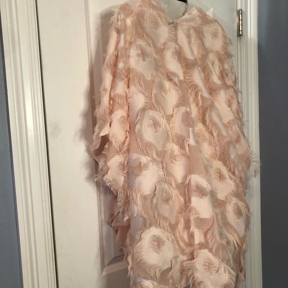 NWT JC SUNNY RUANA with Eyelash Fringe Detail, Pink One Size Fits Most - Picture 8 of 11